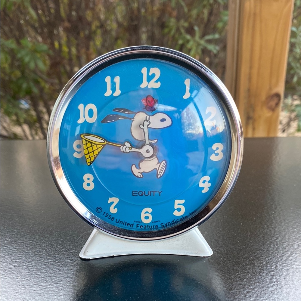 Snoopy bedside clock